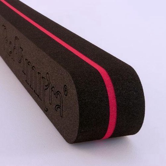 BackMitra Zwart – Rood , yoga oefening voor thuis van BackMitra