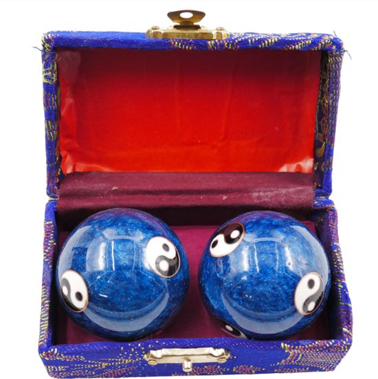 Blauwe Chinese Meridiaankogels Yin Yang in kistje - Boading Balls 4cm.
