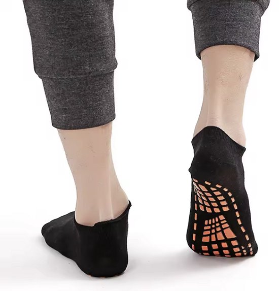CHPN - Sneakersokken - Anti-slip sokken - Yoga sokken - Trampolinesokken - Zwarte sokken met anti slip zool - Zwart/oranje - Maat 39/43 van Merkloos