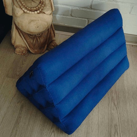 Driehoek kussen - Driehoekskussen - Thais kussen - Rug en steunkussen - Effen donkerblauw van Deladeco