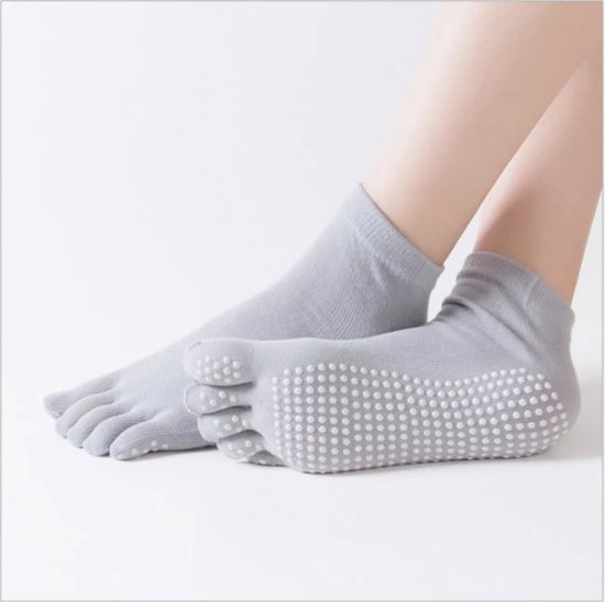 Finnacle - Yogasokken - Sportsokken - Yoga - Antislip - Grijs - Sokken - Yogasok - Teensokken - 36-40 wordt Yogasokken - Sportsokken - Yoga - Antislip - Grijs - Sokken - Yogasok - Teensokken - 36-40 van Merkloos