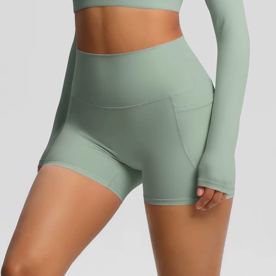 Gym Revolution – Korte Sportlegging dames – Sportbroek dames met zakje – Sportkleding dames – Yoga short dames – Hardloopbroek dames kort – High waist sportlegging – Fitness legging dames – Gym short dames – Groen - Maat XL van Gym Revolution