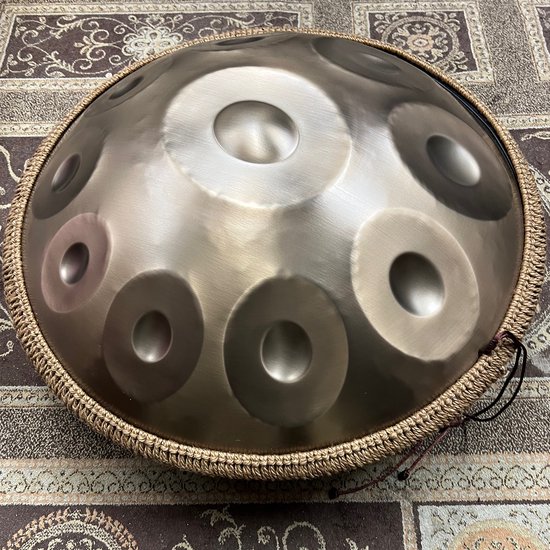 Handpan Drum, Vyrve Audio , 10 toons, staal, afmeting 56cm, 22 inch inclusief opbergtas van Vyrve Audio