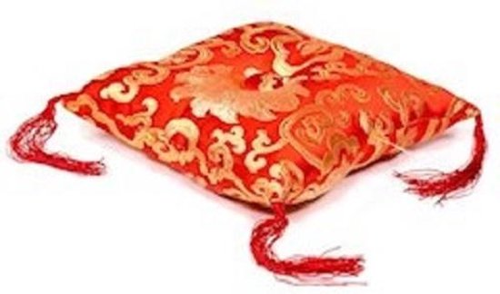 Klankschaalkussen rood met bloemmotief - 12x12x4 cm - M van Merkloos