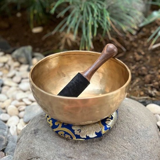 LIDAH® Klankschaal - 22 cm Tibetaanse Klankschaal - Meditatie Schaal met Klopper , Aanstrijkhout & Kussen - Singing Bowl Klank Schaal Set - voor Yoga, Chakra, Mindfulness