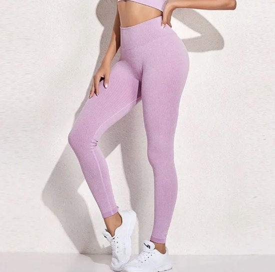 LIGHT RIBBED GYM LEGGING - Maat L - Lichtroze - Fitness legging - Fitness outfit - Gymoutfit - Sportlegging - Sportoutfit - Sportkleding - Yogalegging van $