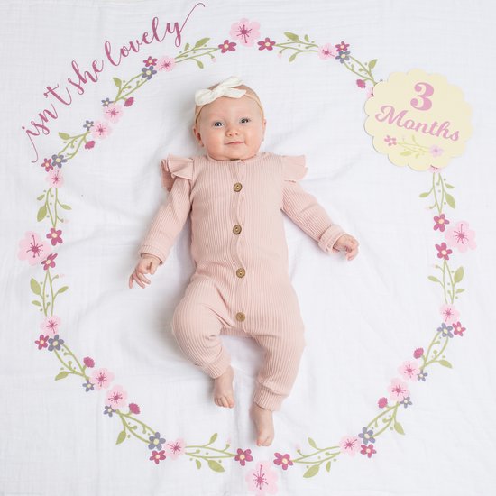 Lulujo Baby's First Year - swaddle & cards - Isn't she lovely van LuLu