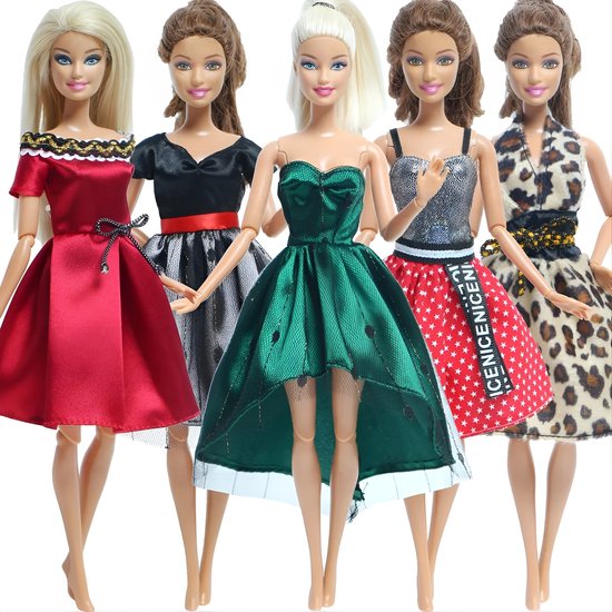 Lynn’s poppenkleertjes - Set ‘Anna’ - Geschikt voor Barbie pop - Set van 5 outfits - Kleding voor modepoppen - Cadeauzakje van Merkloos