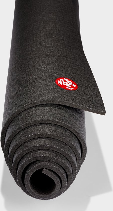 Manduka PRO Yoga Mat XL Zwart | 66 x 216 x 0,6 cm | Extra Lang - Zeer Goede Antislip & Latexvrij | Ideaal voor Hot Yoga & Vinyasa Flow | Deze Yogamat biedt een optimale ondersteuning voor rug, heupen, knieën en ellebogen op harde ondergronden