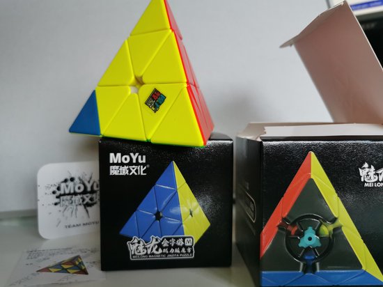 MOYU® Pyramid Magnetische Puzzelkubus - SpeedCube Zonder Stickers - Licht en Soepel voor Wedstrijden van Moyu