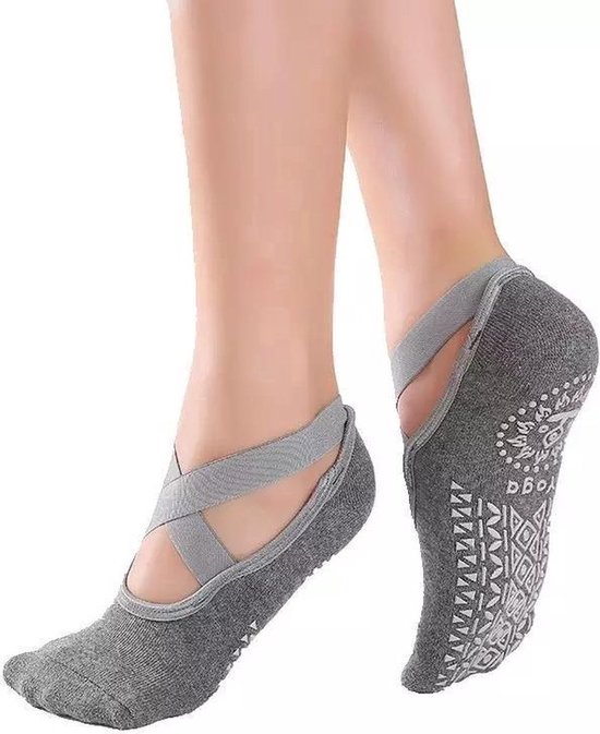 New Age Devi - Yoga anti-slip sokken voor dames - ideaal voor ballet, dans, gym, fitness, pilates en gemaakt van comfortabel katoen - Grijs van New Age Devi