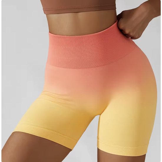 Ombre Sunset Gym Short - Maat XL - Solar Flame - Geel - Oranje - Seamless Dames Sportshort - Short Legging - Yoga / Running / Gym / Fitness