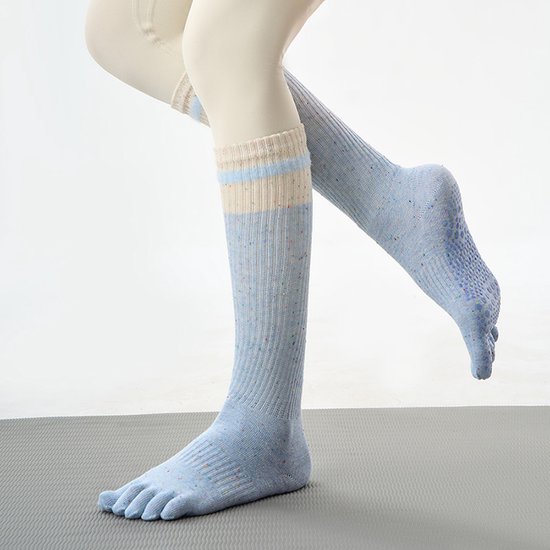 Professionele Antislip Yogasokken voor Vrouwen - Lange Kuitsokken met Vijf Tenen & Kleurrijk Stippenpatroon voor Herfst/Winter en Pilates van Merkloos