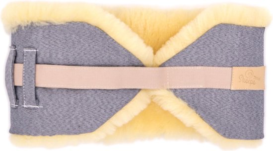 Rugwarmer van medicinale schapenvacht van Texel -Skéépe van Merkloos