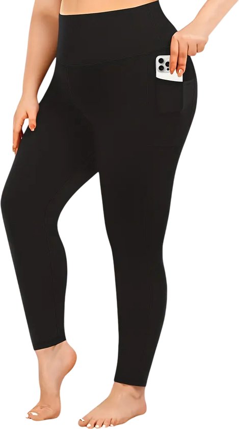 SOFTCURVE Plus Size Pocket Legging - Maat XL t/m 5XL - Zachte Stof - Met Zijzakken - Comfortabel - Rekbaar - Stretchy - Met Zakken - Handig - Pockets - Big Size - Zwart - Maat 4XL van SOFTCURVE