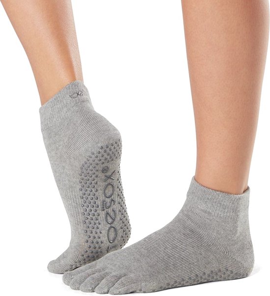 Toesox Yoga Ankle Grip Socks teensokken - Grijs - 45-49 van ToeSox