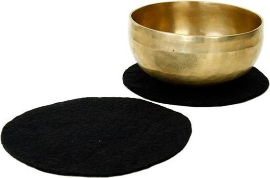 Vilten onderzetter voor klankschalen enz. - 20cm - Vilt - Wol - Zwart van Yarnoplast.