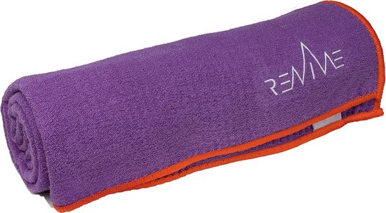 YOGA "GRIP" handdoek met silicone nopjes aan onderzijde, formaat 183 x 61 cm, kleur paars, lichtgewicht, voor extra hygiene, super absorberend, snel droogbaar, wasbaar, perfect voor op reis, soft touch, gerecycled materiaal. Perfecte grip! van Avento