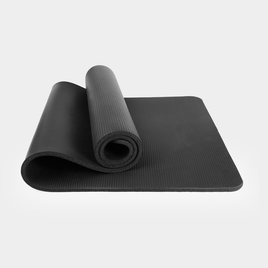 Yoga mat - fitness mat - anti slip - 183x60x1,5 cm - zwart van Merkloos