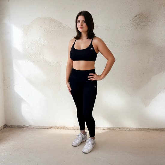YV SPORT Sportlegging Verona - Seamless - Premium kwaliteit - Squat-proof - Lichte scrunch bij de billen - Perfect fit - Stevige tailleband - Optimale bewegingsvrijheid - Ademend en comfortabel - Sportkleding dames - Zwart - M van YV SPORT