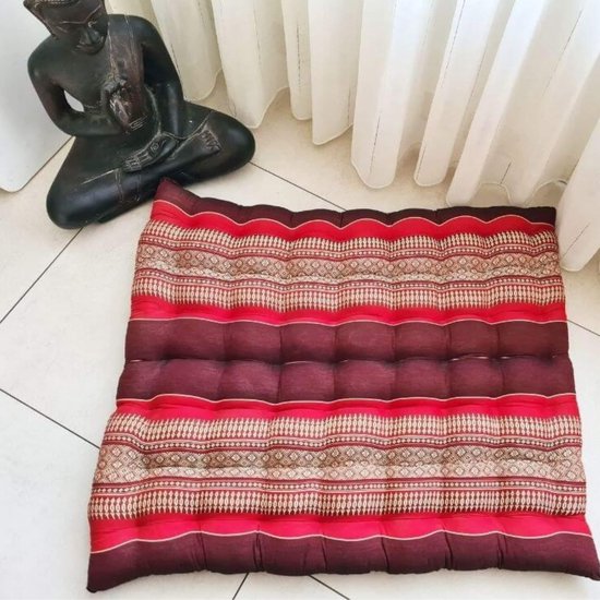 Zabuton – Meditatiemat – Zitkussen - Thais kussen/mat – Extra groot - Kapokvulling – 70x70cm - Burgundy Rood van BUTHAN.